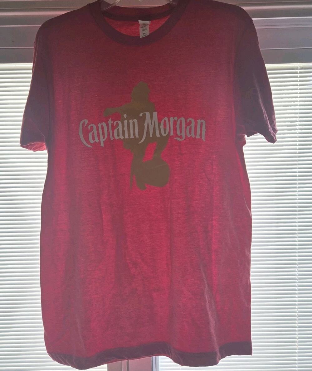 Captain Morgan Womens Small T Shirt Red Short Sleeve Ladies M Distressed Logo